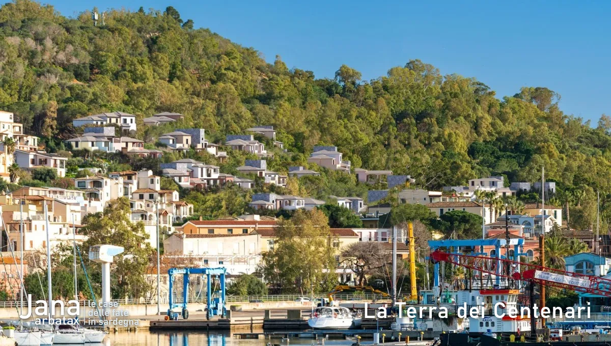 Borgo Frisa visto dal porto turistico di Arbatax, in Ogliastra